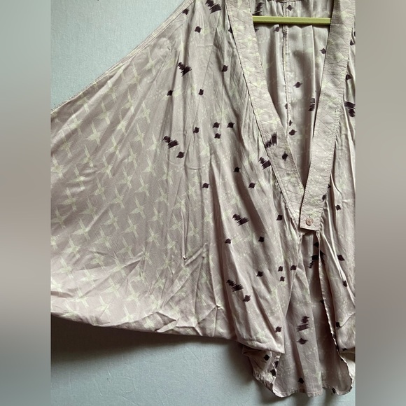 Saachi Anthropologie Kimono lightweight - Picture 3 of 9